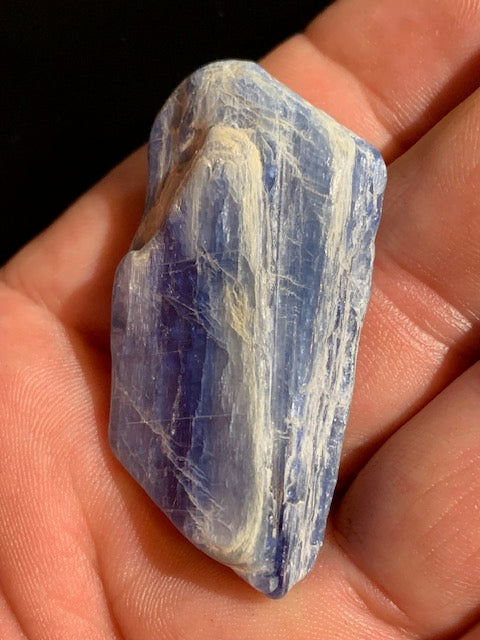 Cyanite disthène, spécimen naturel - 50 x 24 x 12 mm - 33,2 gr.