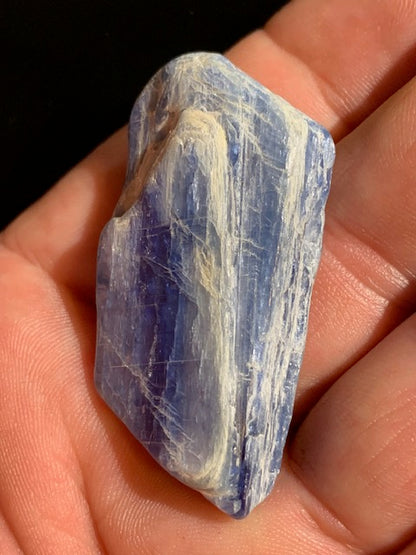 Cyanite disthène, spécimen naturel - 50 x 24 x 12 mm - 33,2 gr.