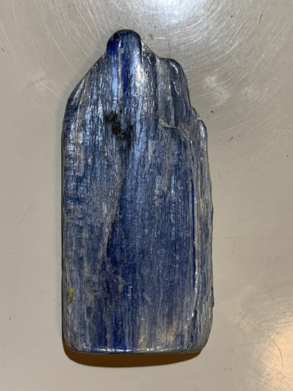 Cyanite disthène, spécimen naturel - 52 x 24 x 7  mm - 20,5 gr.