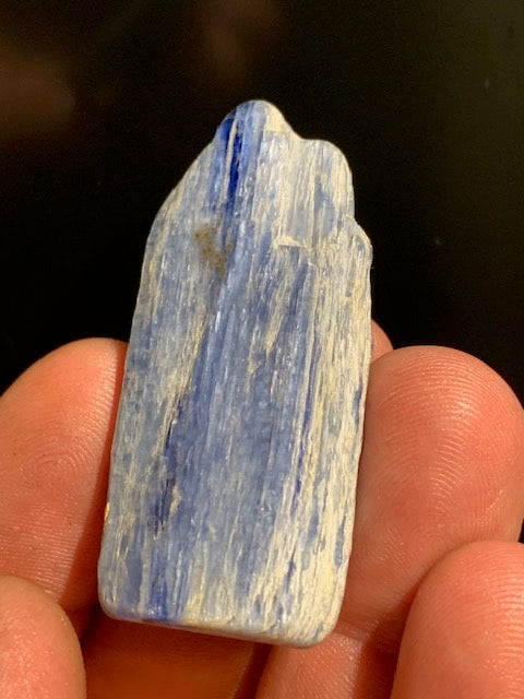 Cyanite disthène, spécimen naturel - 52 x 24 x 7  mm - 20,5 gr.