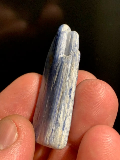 Cyanite disthène, spécimen naturel - 52 x 24 x 7  mm - 20,5 gr.
