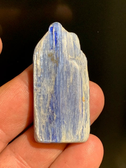 Cyanite disthène, spécimen naturel - 52 x 24 x 7  mm - 20,5 gr.