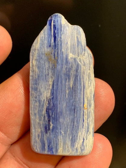 Cyanite disthène, spécimen naturel - 52 x 24 x 7  mm - 20,5 gr.