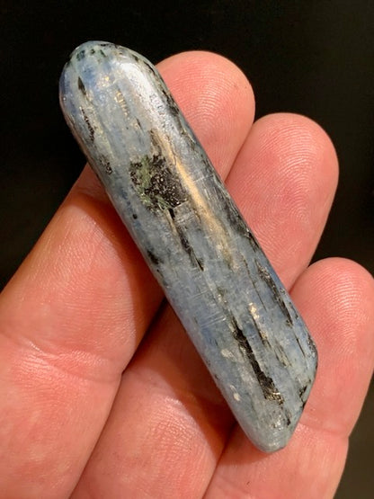 Cyanite disthène, spécimen naturel - 54 x 16 x 9 mm - 21 gr.