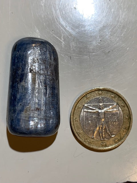 Cyanite disthène, spécimen naturel - 36 x 19 x 16 mm - 25,6 gr.