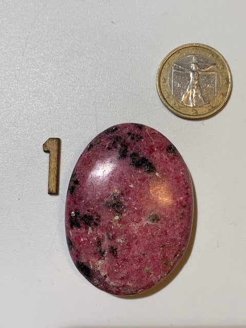Rhodonite - 4 galets au choix - 45 x 35 x 15 mm environ - Qualité AA à AAA