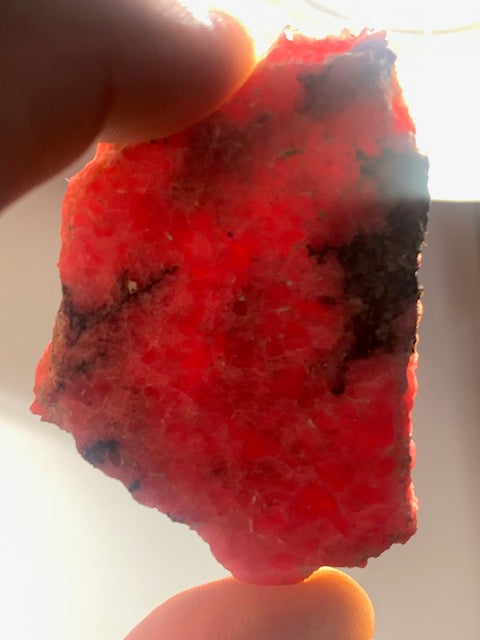 Rhodonite - spécimen brute, petite plaque - 64 x 44 x 7 mm - 40 gr - Qualité AAA