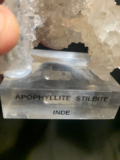 Apophyllite avec Stilbite sur socle – Superbe spécimen naturel, pièce de collection - 📽️ Vidéo disponible