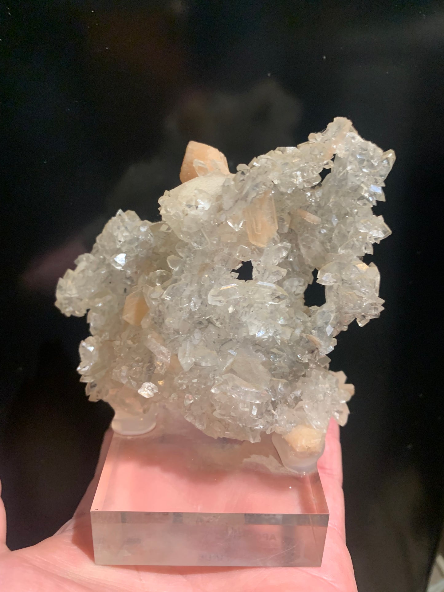 Apophyllite avec Stilbite sur socle – Superbe spécimen naturel, pièce de collection - 📽️ Vidéo disponible