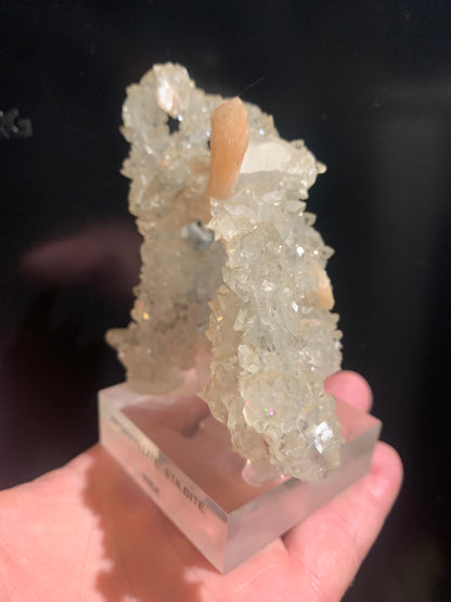 Apophyllite avec Stilbite sur socle – Superbe spécimen naturel, pièce de collection - 📽️ Vidéo disponible