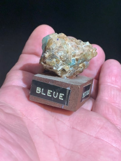 Smithsonite bleue – spécimen brut et naturel - Collection ancienne - 60 x 35 x 29 cm - 80 gr.