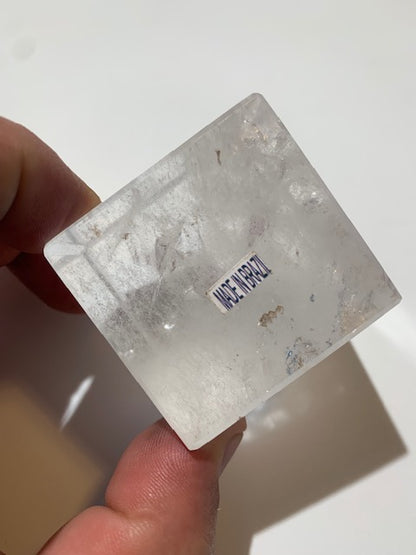 Cube en cristal de roche, un des 5 Solides de Platon - 45 mm/ 224 gr. - Qualité A à AAA