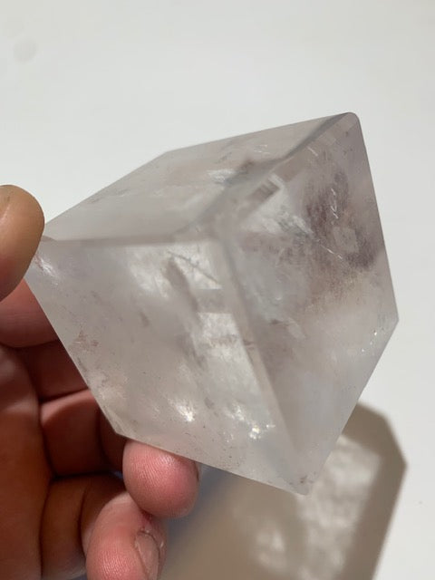 Cube en cristal de roche, un des 5 Solides de Platon - 45 mm/ 224 gr. - Qualité A à AAA