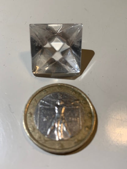 Octaèdre en cristal de roche, un des 5 Solides de Platon - ± 18 mm/ 6,4 gr. - Qualité A à AAA