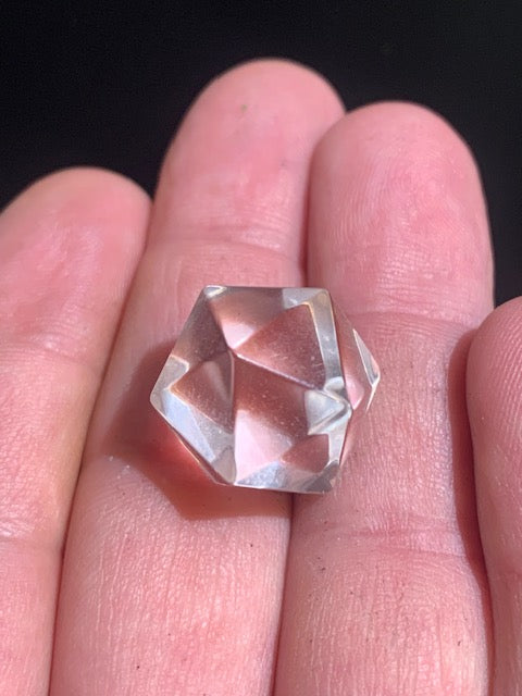 Icosaèdre en cristal de roche, un des 5 Solides de Platon - ± 17 mm/ 4,4 gr. - Qualité A à AAA