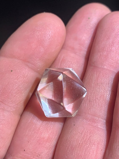 Icosaèdre en cristal de roche, un des 5 Solides de Platon - ± 17 mm/ 4,4 gr. - Qualité A à AAA