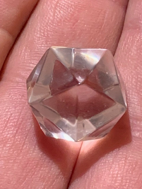 Icosaèdre en cristal de roche, un des 5 Solides de Platon - ± 17 mm/ 4,4 gr. - Qualité A à AAA