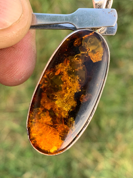 Ambre, pendentif en Argent de 52 x 18 x6 mm / 6,3 grammes, vendu avec cordon noir coulissant de 40 à 70 cm !