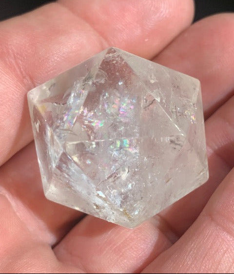 Icosaèdre en cristal de roche, un des 5 Solides de Platon - ± 37 mm/ 44,6 gr. - Qualité A à AAA