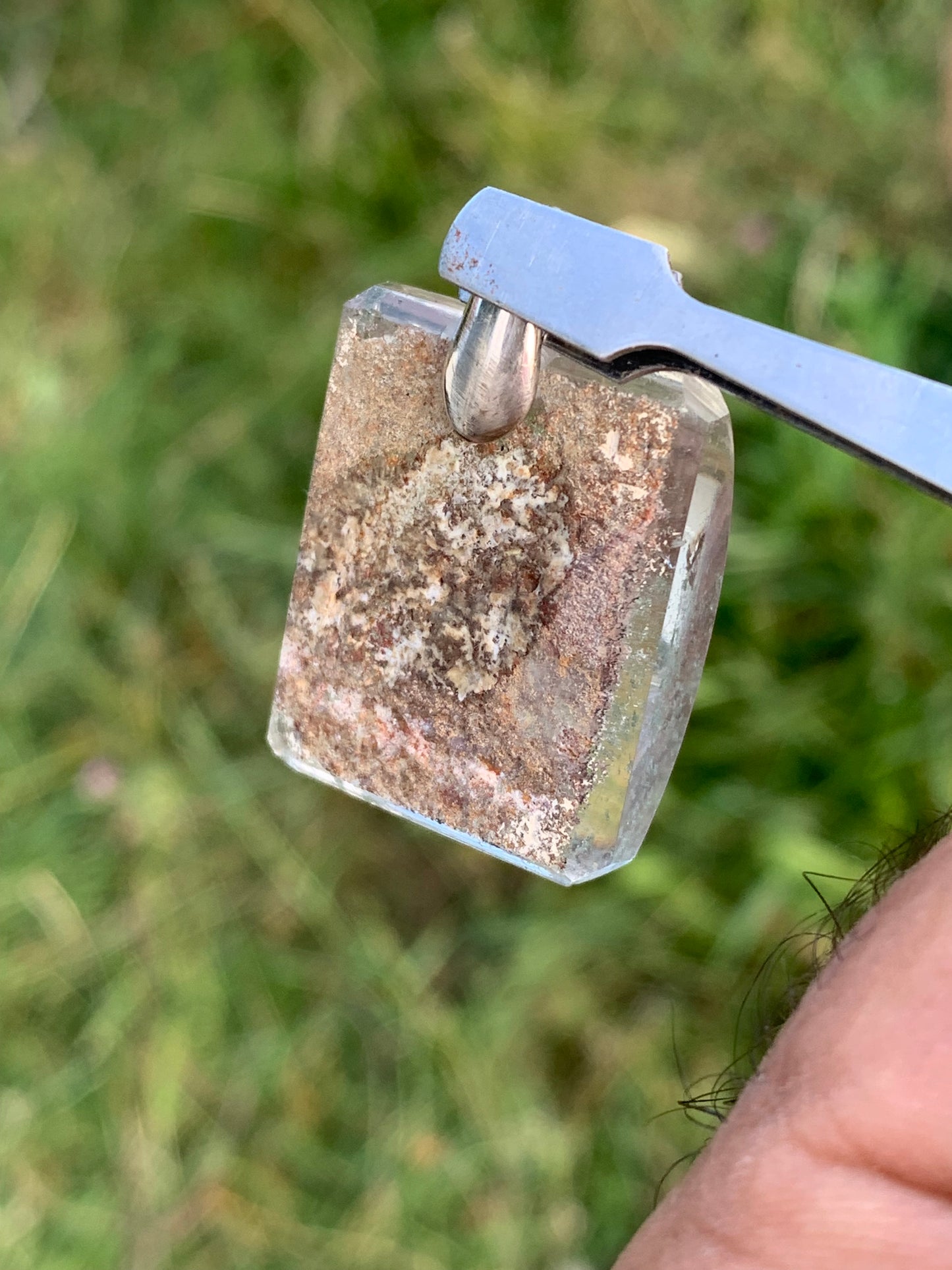 Cristal de roche/ Quartz Lodolite, quartz Chaman ou quartz jardin ! Pendentif en Argent, 36 mm de hauteur x 24 x 10 - 14,8 gr.. Vendu avec cordon réglable de couleur noire !