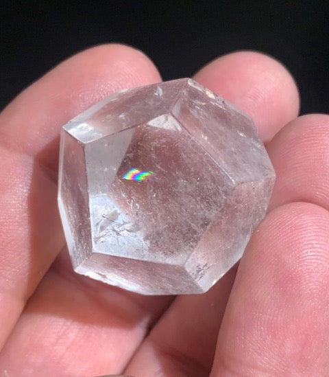 Dodécaèdre en cristal de roche, un des 5 Solides de Platon - 32 mm/ 36,2 gr. - Qualité A à AAA