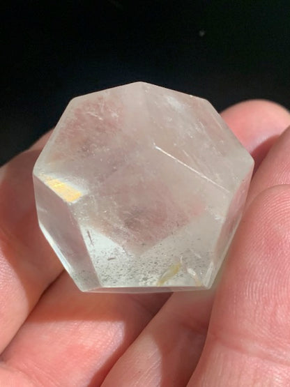 Dodécaèdre en cristal de roche, un des 5 Solides de Platon - 37 mm/ 50 gr. - Qualité A à AAA