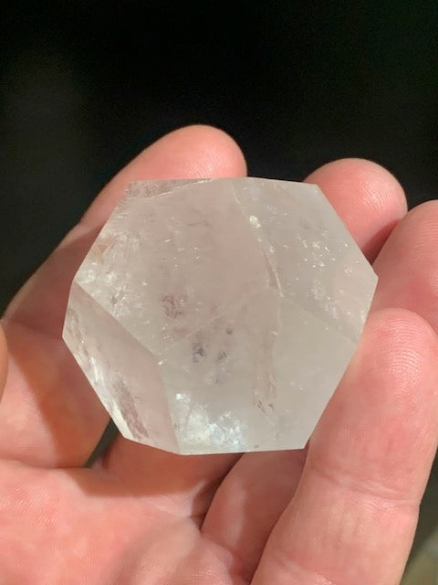 Dodécaèdre en cristal de roche, un des 5 Solides de Platon - 48 mm/ 105,7 gr. - Qualité A à AAA