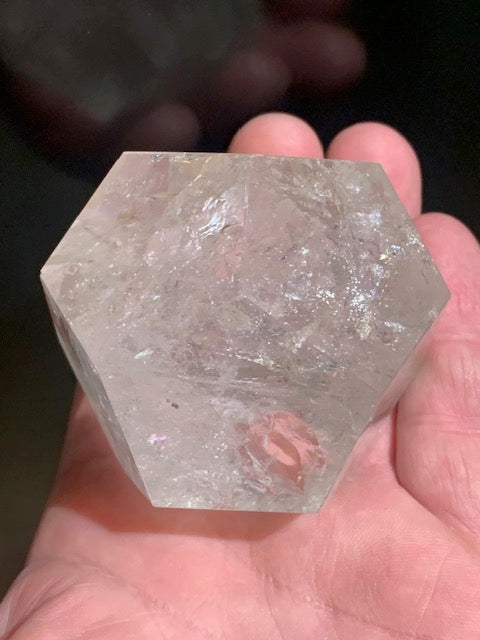 Dodécaèdre en cristal de roche, un des 5 Solides de Platon - 68 mm/ 292,7 gr. - Qualité AA à AAA