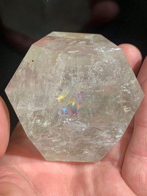 Dodécaèdre en cristal de roche, un des 5 Solides de Platon - 68 mm/ 292,7 gr. - Qualité AA à AAA