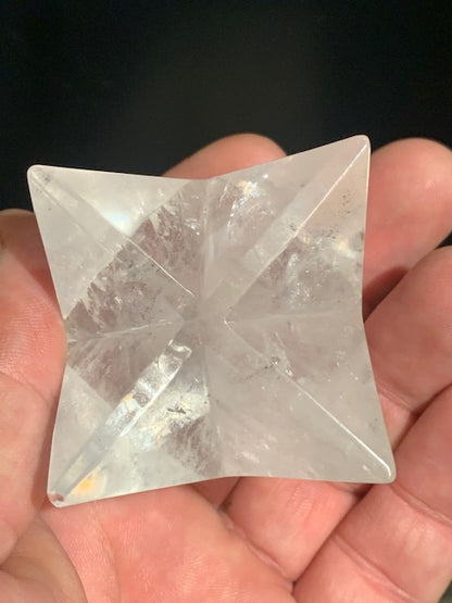 Mercaba/ Mercabah/ Merkabah (étoile à 8 branches), en cristal de roche. De 43 x 43 x 43 mm - 137 gr. Qualité A à AAA