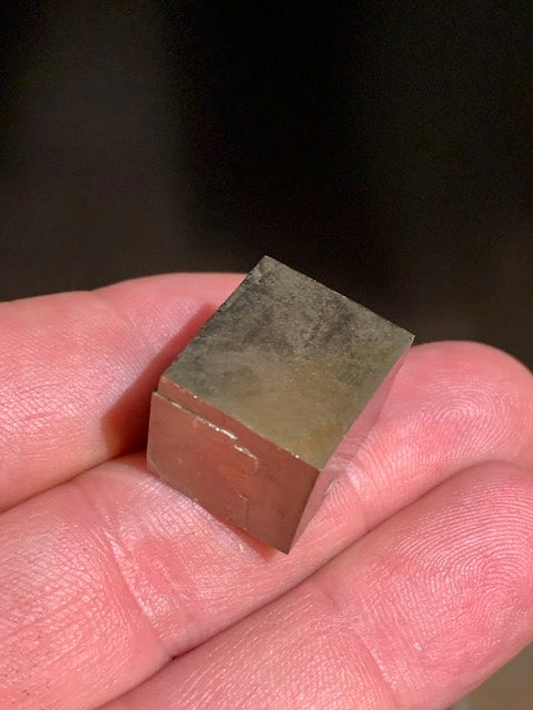 Pyrite, petit cristal naturel de 19 x 17 x 15 millimètres environ - 21,9 grammes