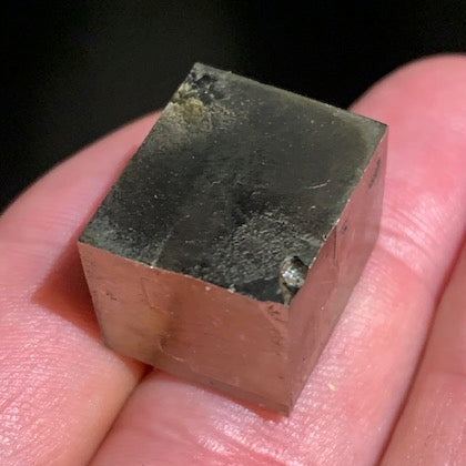 Pyrite, petit cristal naturel de 19 x 17 x 15 millimètres environ - 21,9 grammes