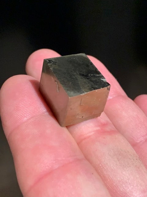 Pyrite, petit cristal naturel de 19 x 17 x 15 millimètres environ - 21,9 grammes