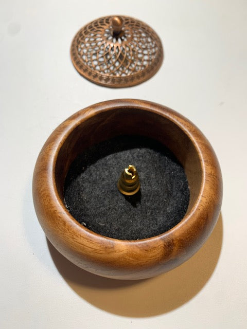 Brûleur d'aromathérapie, porte-encens en bois avec couvercle en métal rétro – Idéal pour cônes, grains, herbes – 10,2 x 7,5 cm - 0,133 Kg
