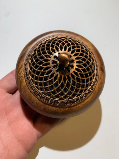 Brûleur d'aromathérapie, porte-encens en bois avec couvercle en métal rétro – Idéal pour cônes, grains, herbes – 10,2 x 7,5 cm - 0,133 Kg