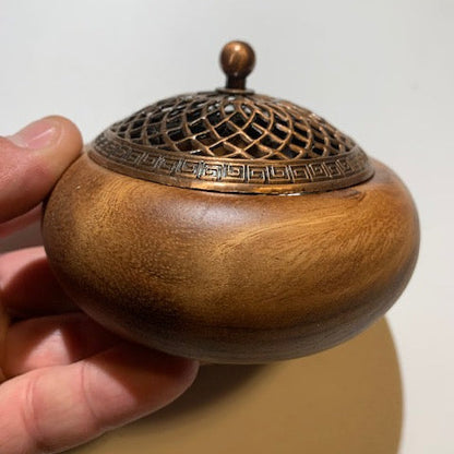 Brûleur d'aromathérapie, porte-encens en bois avec couvercle en métal rétro – Idéal pour cônes, grains, herbes – 10,2 x 7,5 cm - 0,133 Kg