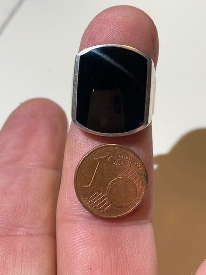 Bague/ chevalière avec cabochon d'Onyx en Argent 0.925. - Taille 61 Fr.