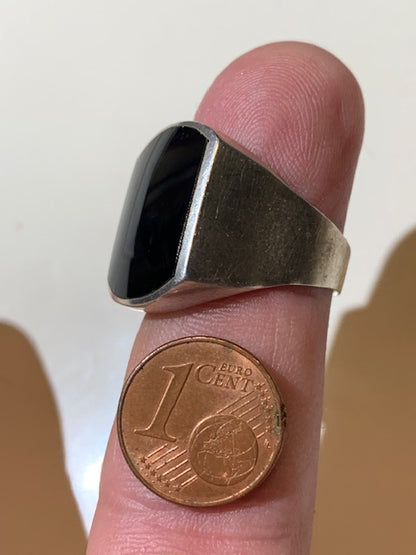 Bague/ chevalière avec cabochon d'Onyx en Argent 0.925. - Taille 61 Fr.