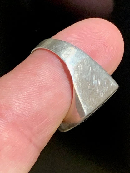 Bague/ chevalière avec cabochon d'Onyx en Argent 0.925. - Taille 61 Fr.