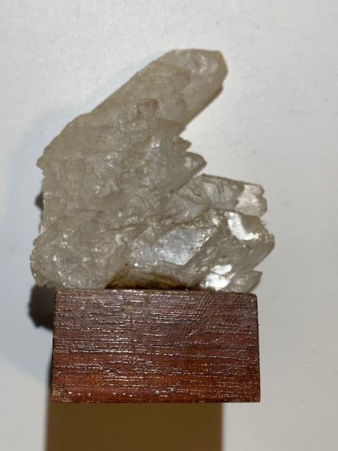 Sélénite - Spécimen brut et naturel sur socle en bois - Collection ancienne - 84 x 75 x 30 mm - 219 gr.