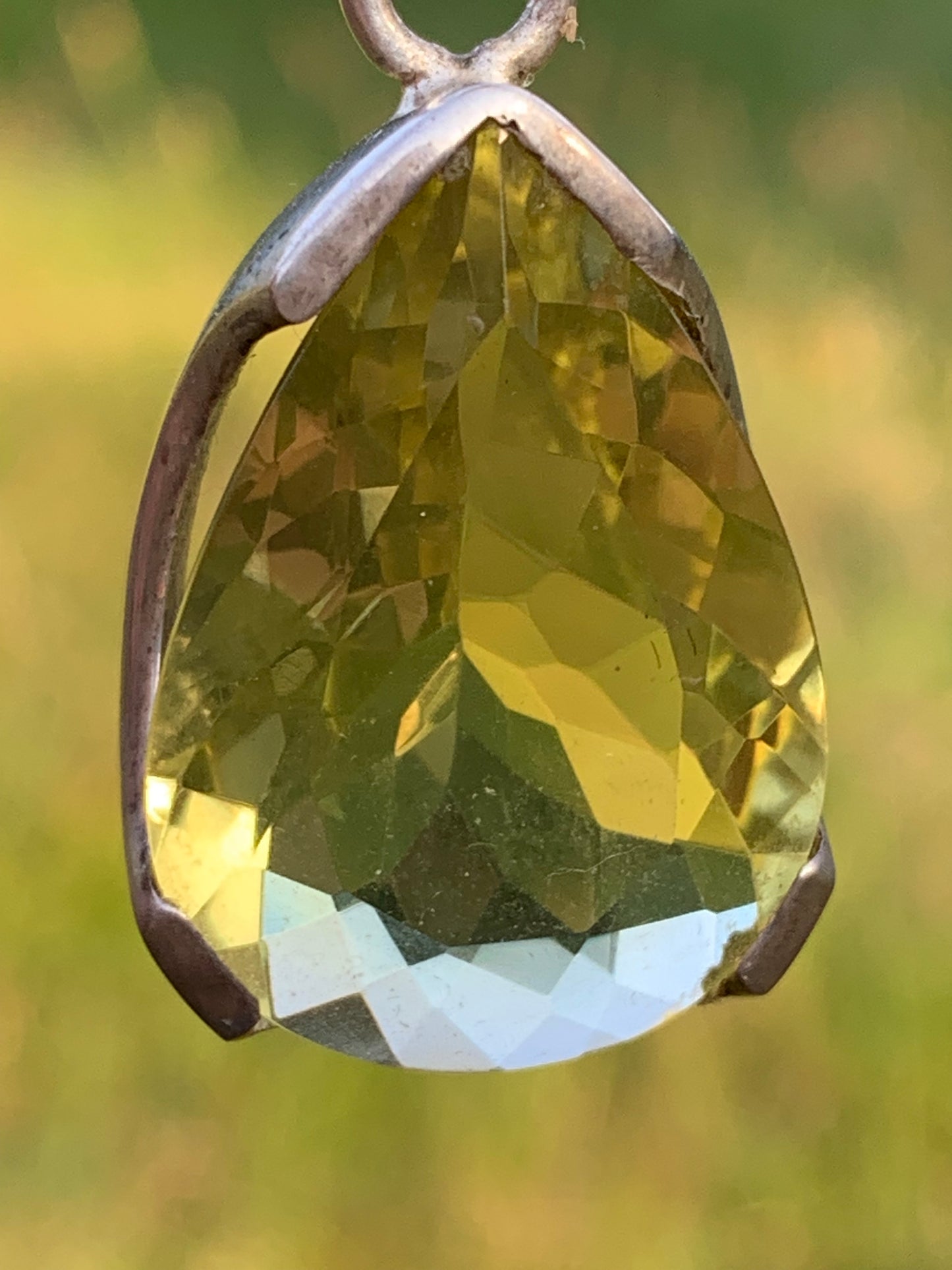 Cristal de roche/ quartz Lemon, pendentif en Argent massif de 42mm de hauteur x 20 x 12. Vendu avec cordon réglable, prêt à porter !