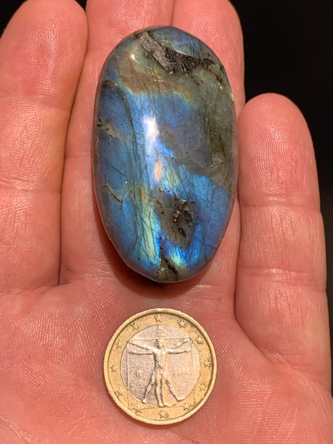Labradorite, galet/ pierre plate - 54 x 31 x 19 mm - 48,1 gr. - parfait pour une pierre de massage !
