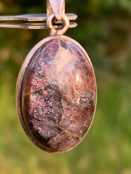 Améthyste Cacoxénite, pendentif en Argent de 38mm x19 x10. Vendu avec cordon noir réglable offert !