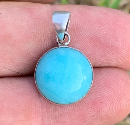 Amazonite, charmant médaillon en Argent de 26mm de hauteur x 16 x 7. Vendu avec cordon réglable de couleur noire offert !