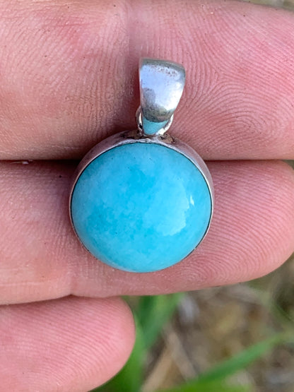 Amazonite, charmant médaillon en Argent de 26mm de hauteur x 16 x 7. Vendu avec cordon réglable de couleur noire offert !