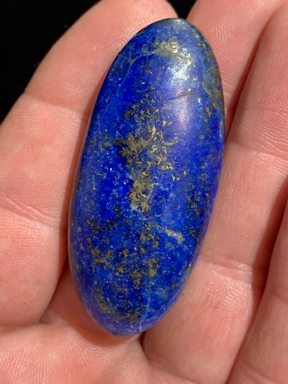 Lapis lazuli, pebble/flat stone of 64 x 24 x 12 mm - 23.7 gr. - Quality AA to AAA