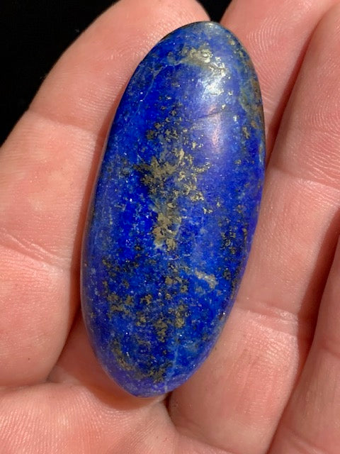 Lapis lazuli, galet/ Pierre plate de 64 x 24 x 12 mm - 23,7 gr. - Qualité AA à AAA