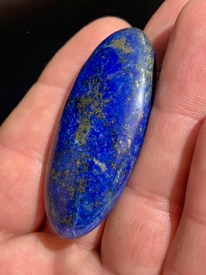 Lapis lazuli, pebble/flat stone of 64 x 24 x 12 mm - 23.7 gr. - Quality AA to AAA