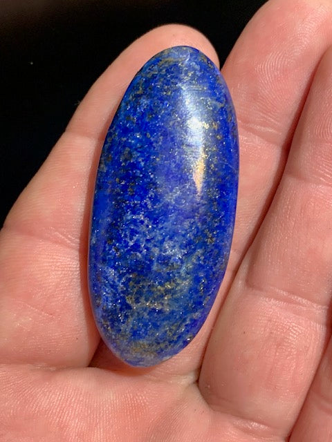 Lapis lazuli, pebble/flat stone of 64 x 24 x 12 mm - 23.7 gr. - Quality AA to AAA