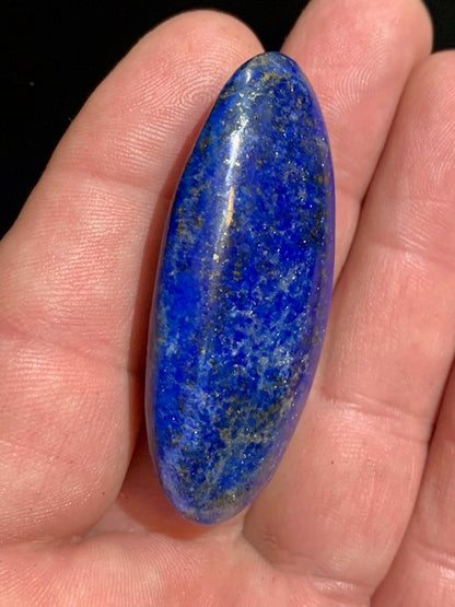 Lapis lazuli, pebble/flat stone of 64 x 24 x 12 mm - 23.7 gr. - Quality AA to AAA